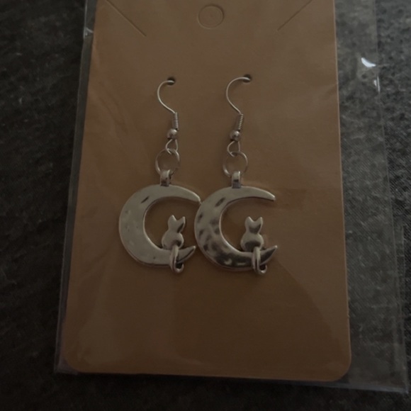Jewelry - Silver cats in the moon earrings